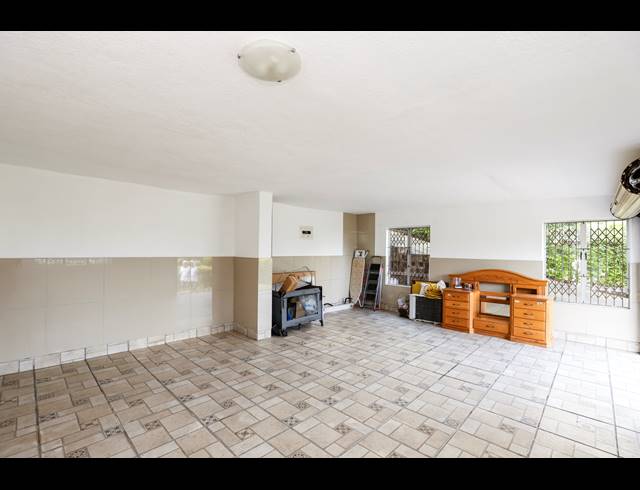 4 BEDROOM HOUSE FOR SALE IN NEWLANDS WEST